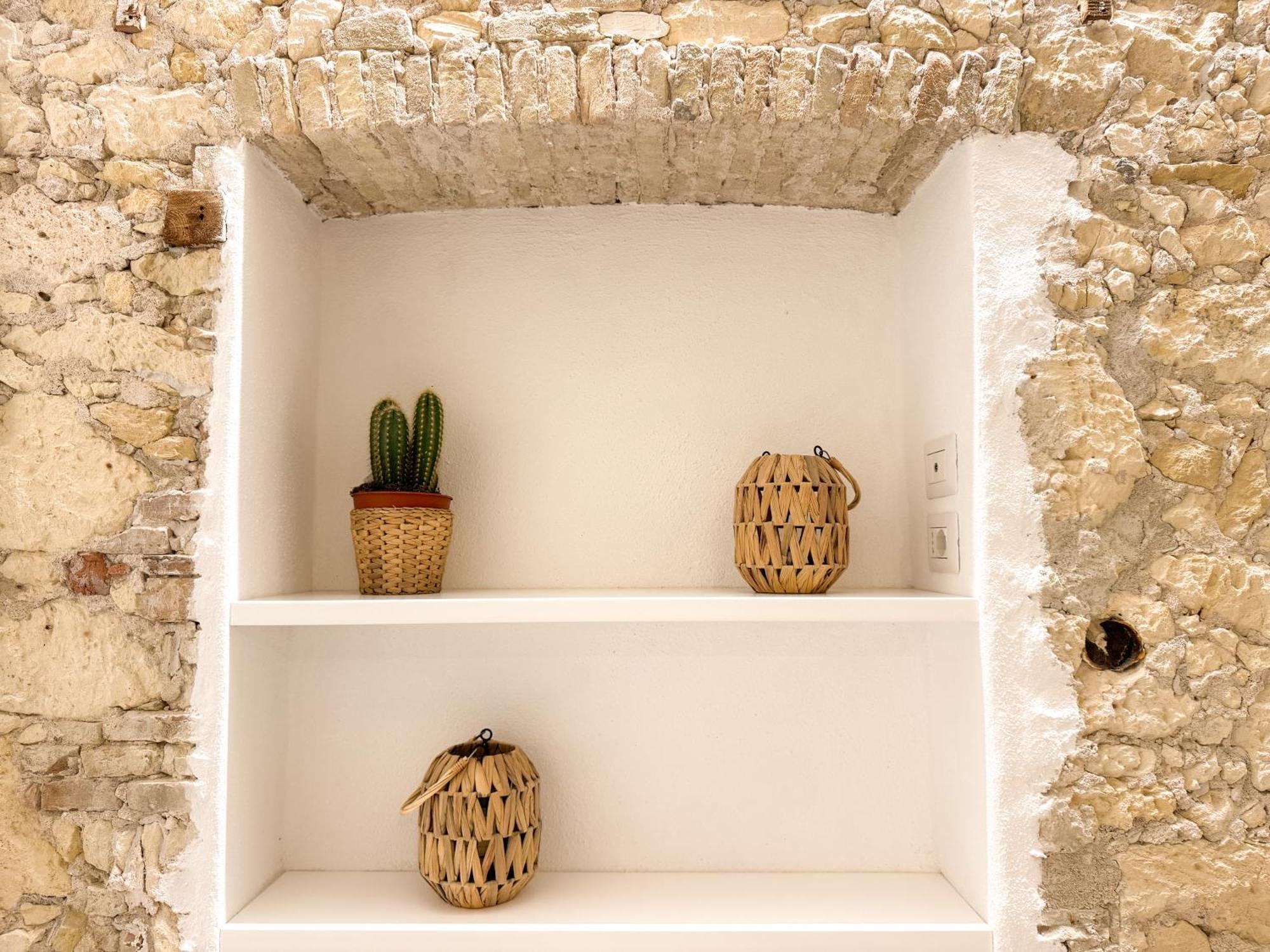 Kalma Villanova - Stone Elegance In The Old Town Appartement *