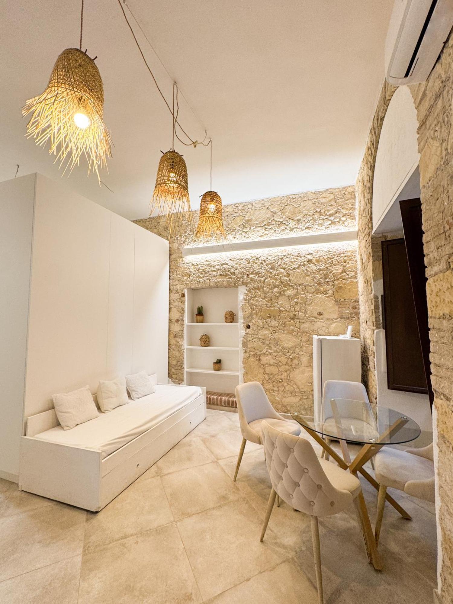 Kalma Villanova - Stone Elegance In The Old Town * Cagliari